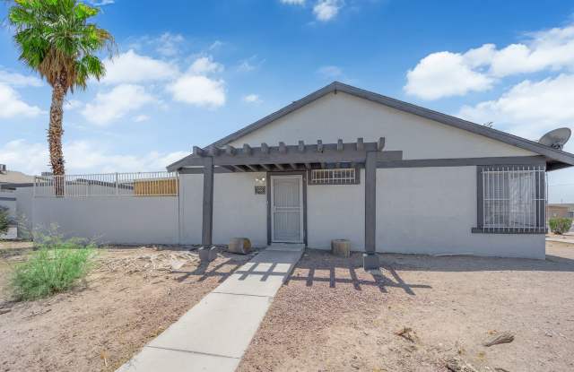 Step into this fully remodeled 2-bedroom, 1-bath corner townhome in Las Vegas, NV photos photos