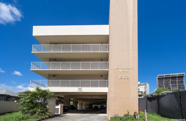 AVAILABLE NOW! UPGRADED 1BR/1BA/1PKG UNIT IN PENSACOLA VISTA - 1562 Pensacola Street, Honolulu, HI 96822