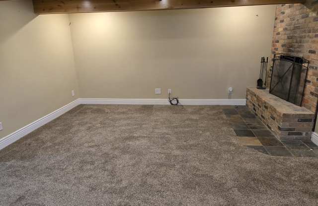 625 E 1100 N photos photos