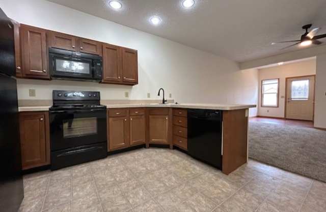 Executive Ranch Condo with 1 Bedroom, 1 Bath, and 1-Car Attached Garage in Troy, Ohio Gallery 2