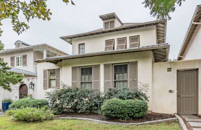 Beautiful Monticello Town Home!!! - 3337 West 4th Street, Fort Worth, TX 76107