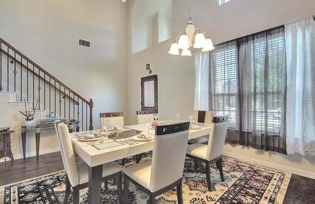 5317 Grove Cove Drive Gallery 4