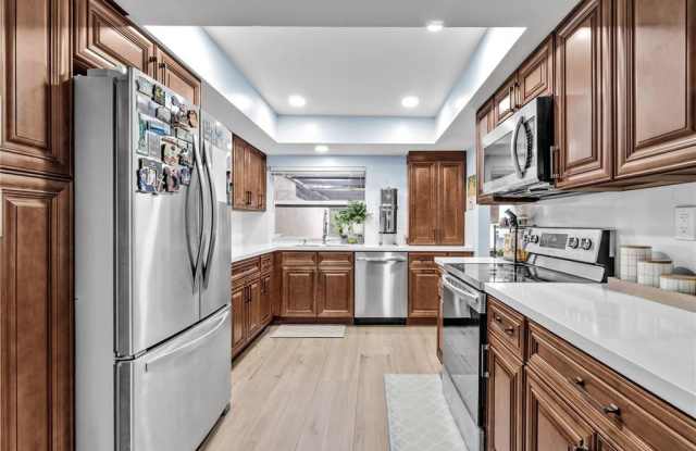 607 Village Lake Drive photos photos