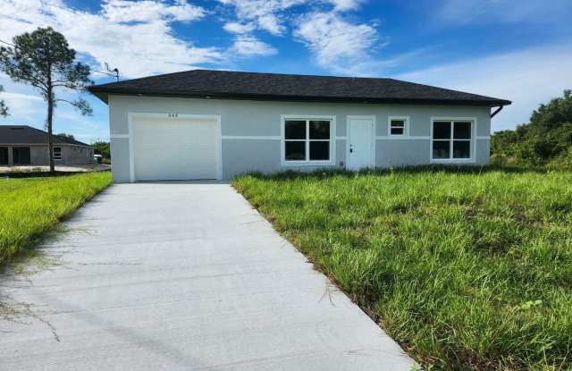 Brand-New 1-Bedroom Home with Garage in Lehigh Acres Gallery 1