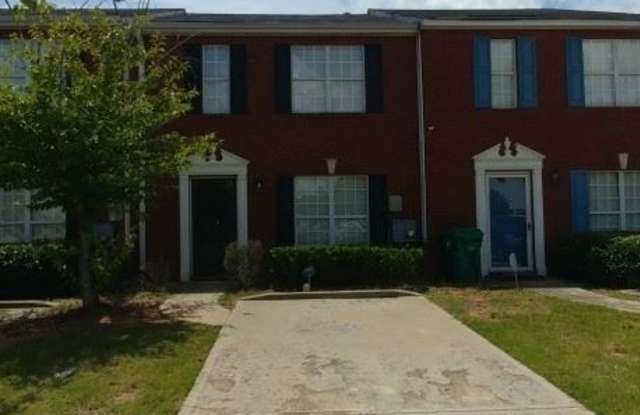 5745 Strathmoor Manor Circle - 5745 Strathmoor Manor Circle, Redan, GA 30058