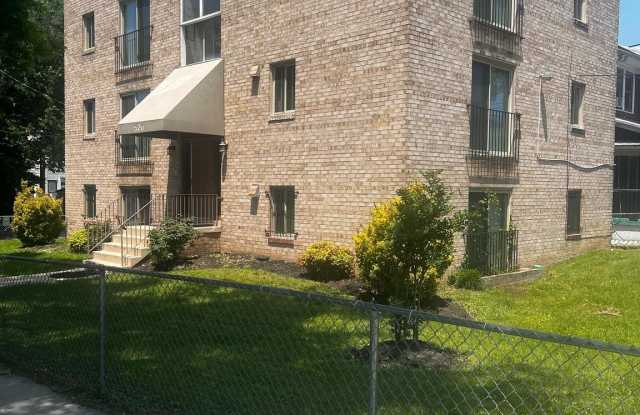 520 FRANKLIN STREET NE photos photos