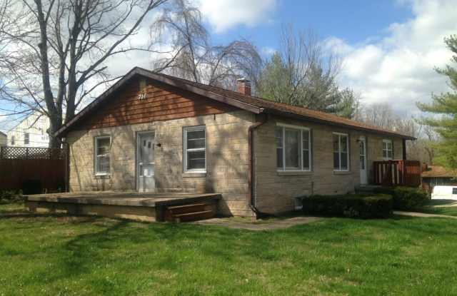 Spacious 5 bedroom, 2 bath house! Available August 2027! Gallery 2