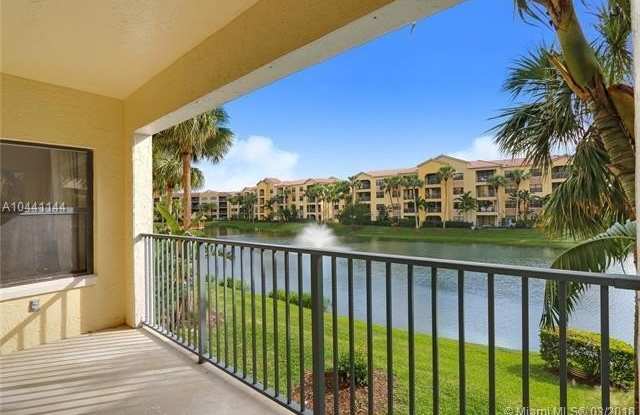 100 Uno Lago 205 Drive photos photos