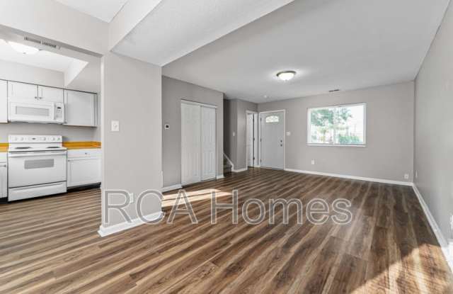 4353 Falcon Creek Boulevard Gallery 2