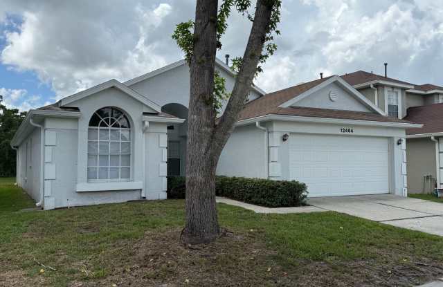 Large 3 Bedroom, 2 Bathroom Single Family Home Gallery 3