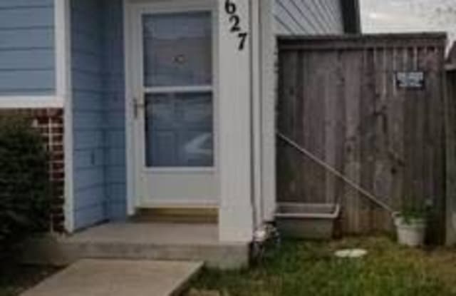 2627 Crown Arbor Dr - 2627 Crown Arbor Drive, San Antonio, TX 78251