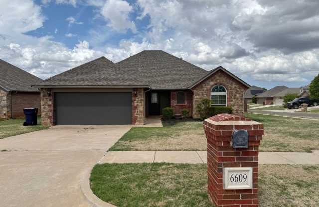 Inviting 3 Bed 2 Bath in Deer Creek Neighborhood photos photos Inviting 3 Bed 2 Bath in Deer Creek Neighborhood photos photos