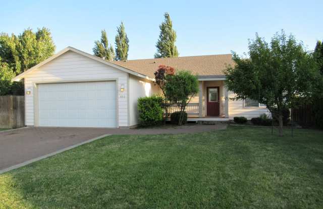Spacious 3 Bedroom with Office - Fenced Lawn with Lawn Care Provided! photos photos