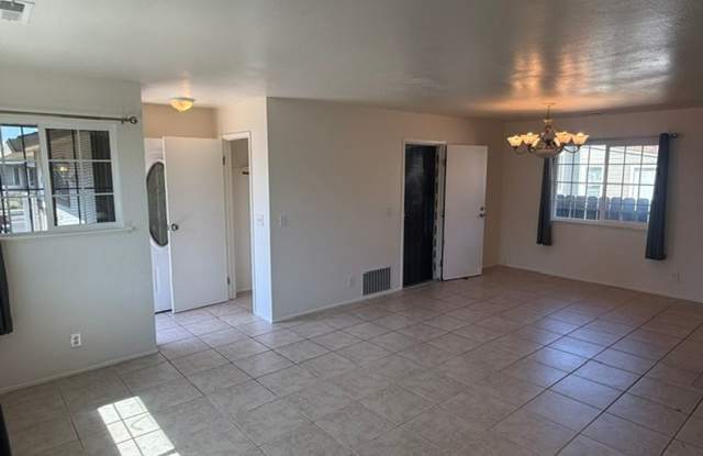 Spacious 3 Bedroom San Pablo Home Available Now!! Gallery 3