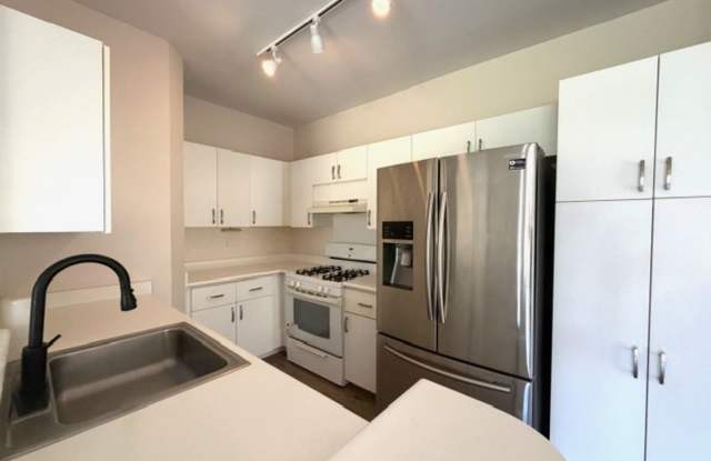 2 Bedroom, 2 Bathroom, 2 Parking Townhouse (Palm Court) Gallery 4
