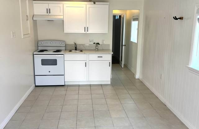 4530 Del Mar Avenue - Studio photos photos