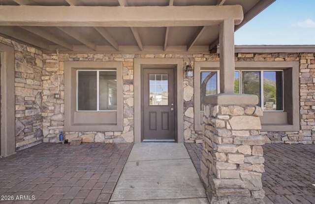 2601 E DAHLIA Drive Gallery 3