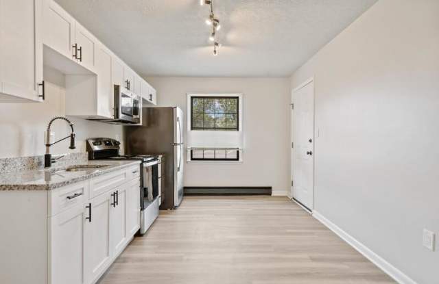 2520 Bradford Court Gallery 3