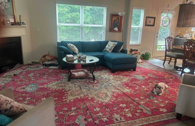 ROOMS for Rent in 3920 Overlook Ridge Ln Two Bedrooms Left For Lease - 3920 Overlook Ridge Lane, Gainesville, GA 30507