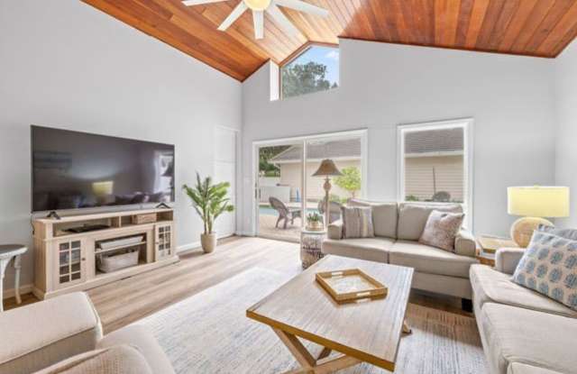 300 S Peppertree Drive Gallery 2
