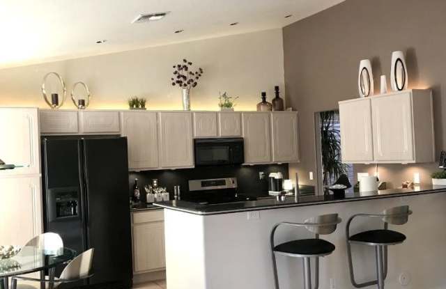 4709 E VILLA MARIA Drive Gallery 4