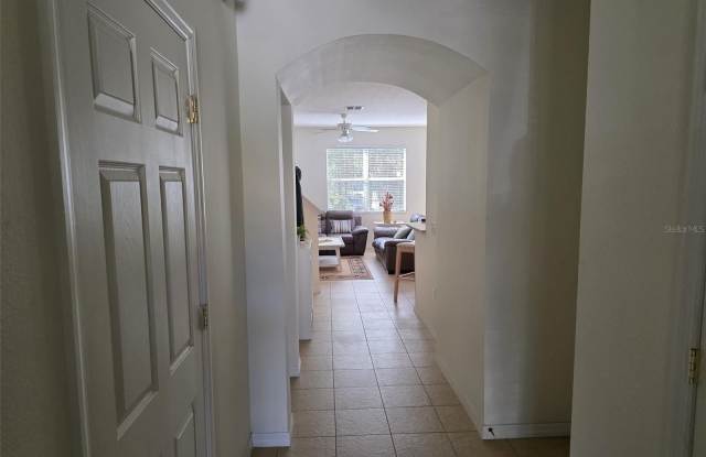 5160 AMBERGRIS Loop Gallery 4