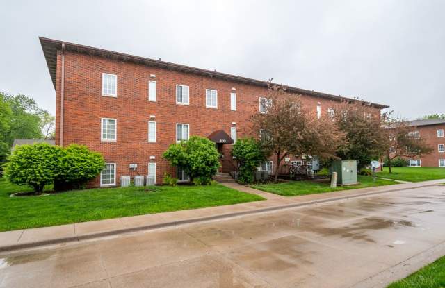 Incredible 2 Bedroom Condominium in University Heights photos photos