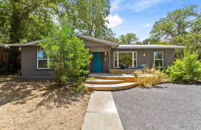 CONTEMPORARY HOME IN ALAMO HEIGHTS photos photos