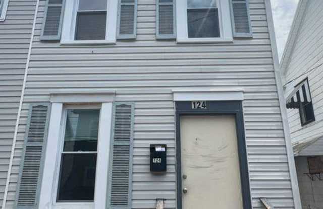124 Ray St Gallery 2