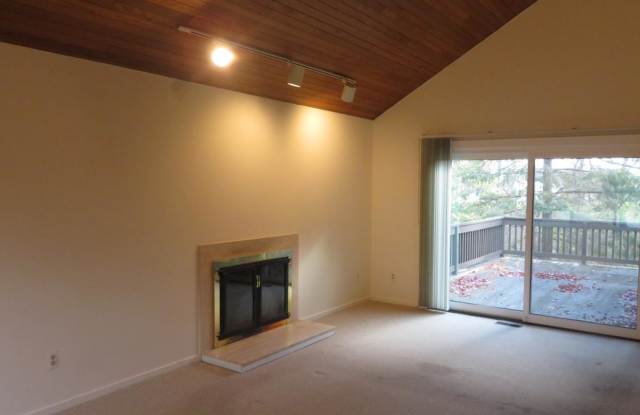 8 Southwick Ct. Gallery 3