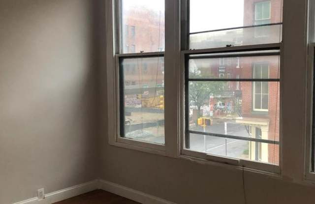123 W MULBERRY ST #B Gallery 3