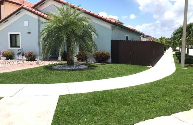 4400 SW 164th Path Gallery 2