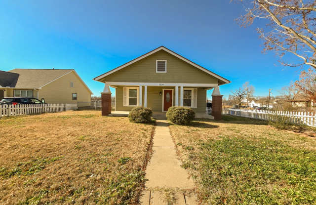 3 bed/1 bath home Gallery 1