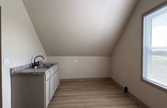 423 Marion Avenue - 3 Gallery 3