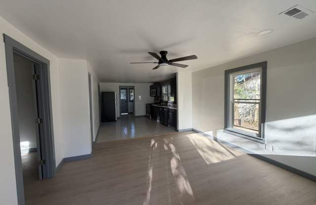4-Bedroom Hamilton Home with Central Air, Dishwasher & Laundry Hookups Gallery 4