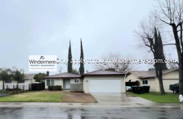 Cozy Three Bedroom Home- Available Now! photos photos