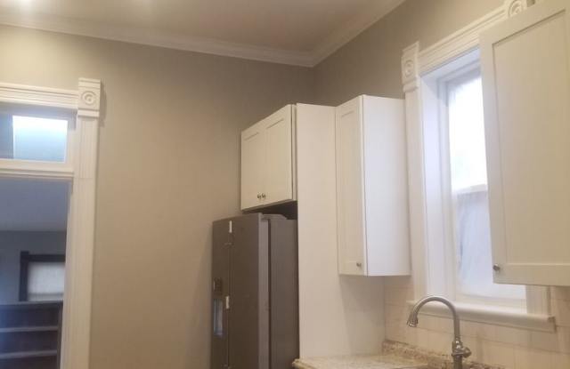 2333 Tremont Place Gallery 2