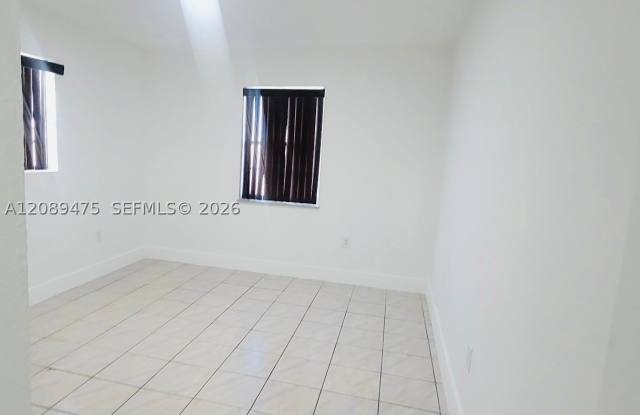 19225 NW 50 CT Gallery 3