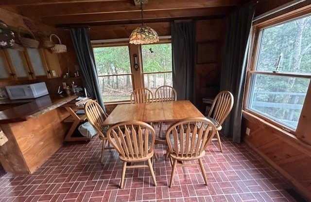 319 Chalk Pond Road Gallery 3