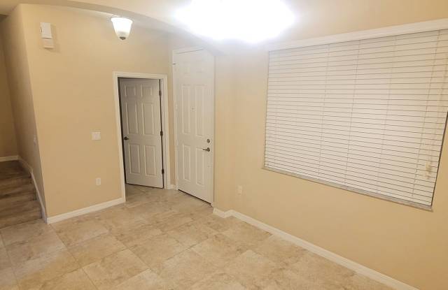 Beautiful Lake Nona Townhome Gallery 4
