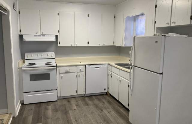 606 Calhoun Avenue - 11 photos photos