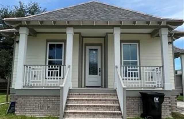 2514 LAPLACE Street photos photos