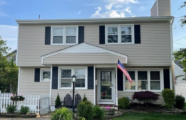 524 Delaware Avenue - 524 Delaware Avenue, Point Pleasant, NJ 08742