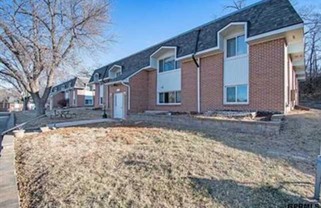 823 S. James Parkway - 2 photos photos