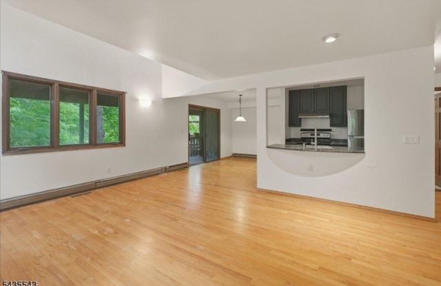 17g Village Way Gallery 3