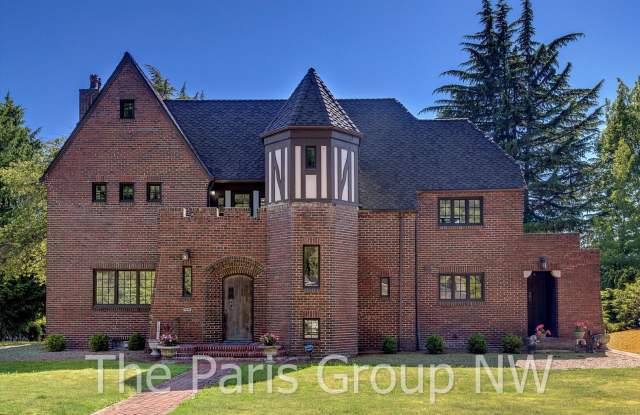 Amazing 1932 Blue Ridge Castle * Stunning 2025 Restoration * Community Pool, Tennis  Beach photos photos
