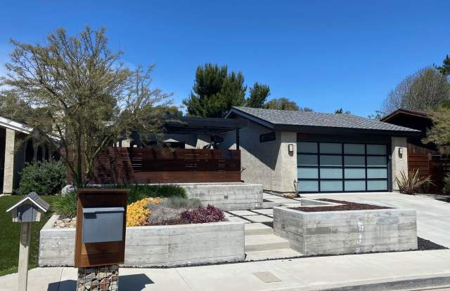 Beautiful Home on Golf Course photos photos