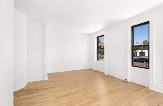 85 BEDFORD Street Gallery 2