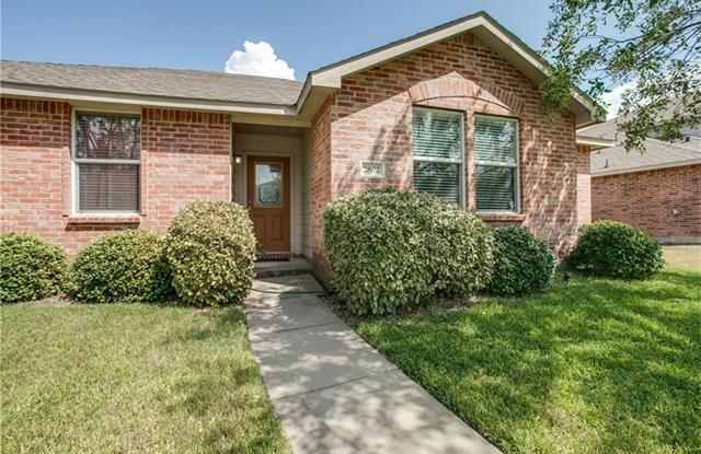 2802 Lake Vista Drive Gallery 2