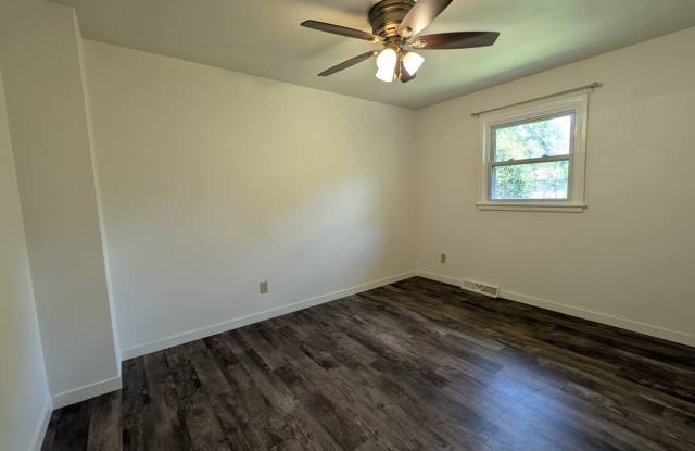 Charming Row-Home style Rental Gallery 4